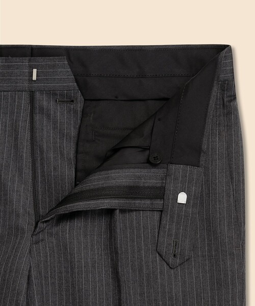 BROOKS BROTHERS(ブルックスブラザーズ)の「ミラクルクリンプウール シャドーストライプ 段返り3釦スーツ TOKYO model(セットアップ・メンズ・チャコール/ネイビー・40REG/42REG/44REG/37SHT/38SHT/40SHT/36SHT)」の9枚目の写真