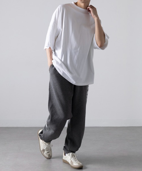 North Faceジョガーパンツ　スウェットパンツ セール】【THE NORTH FACE】M PANT VARSITY GRAPHIC NF0A89DP