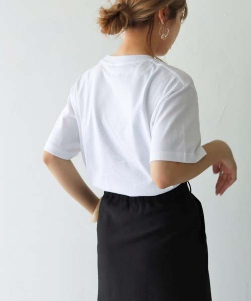 UNIT CHEST（ユニットチェスト）の「【UNIT CHESTコラボ】web限定 / It's weekend today Tシャツ WEB LIMITED IT'S WEEKEND TODAY T-SHIRT （Tシャツ/カットソー・レディース・ホワイト/ブラック・S/M/L）」の5枚目の写真