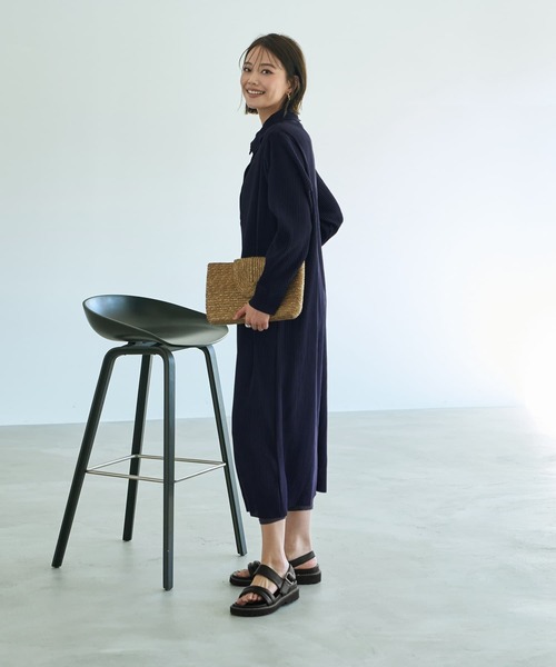 STYLE DELI(スタイルデリ)の「プリーツ加工襟付き長袖ワンピース(ワンピース・レディース・グレー系その他/ネイビー・FREE)」の12枚目の写真