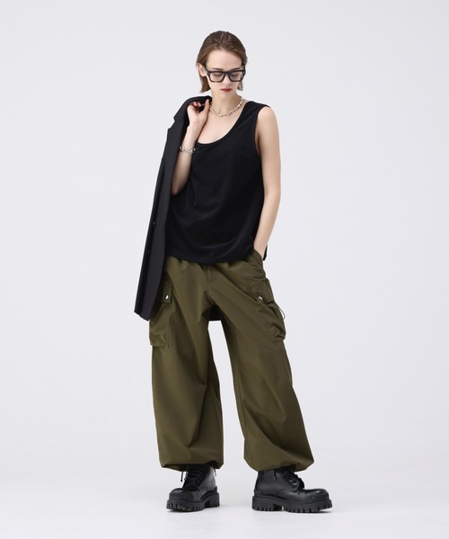 soerte(ソエルテ)の「TRICOT PIQUE SLEEVELESS PLEATS TANKTOPS / トリコットピケプリーツタンクトップ(タンクトップ・メンズ・ブラック/グレイッシュベージュ・2/3)」の20枚目の写真