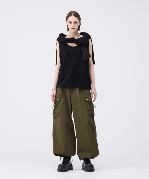 soerte(ソエルテ)の「TRICOT PIQUE SLEEVELESS PLEATS TANKTOPS / トリコットピケプリーツタンクトップ(タンクトップ・メンズ・ブラック/グレイッシュベージュ・2/3)」の16枚目の写真