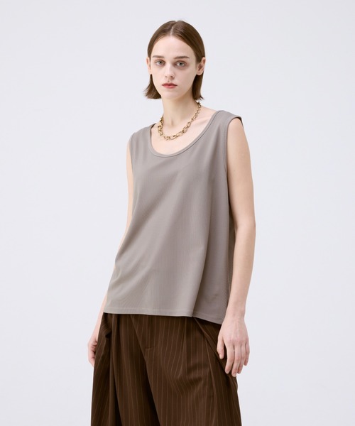 soerte(ソエルテ)の「TRICOT PIQUE SLEEVELESS PLEATS TANKTOPS / トリコットピケプリーツタンクトップ(タンクトップ・メンズ・ブラック/グレイッシュベージュ・2/3)」の14枚目の写真
