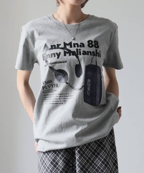 Ulysses(ユリシス)の「ロゴプリントTシャツ(Tシャツ/カットソー・レディース・ダークグレー/ホワイト/ライトグレー・F)」の2枚目の写真