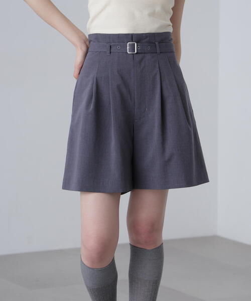 FREE'S MART(フリーズマート)の「◆ベルト付きダブルタックショートパンツ(その他パンツ・レディース・グレー/ブラック・SMALL/MEDIUM)」の1枚目の写真