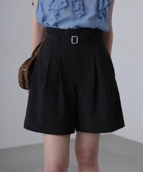 FREE'S MART(フリーズマート)の「◆ベルト付きダブルタックショートパンツ(その他パンツ・レディース・グレー/ブラック・SMALL/MEDIUM)」の2枚目の写真