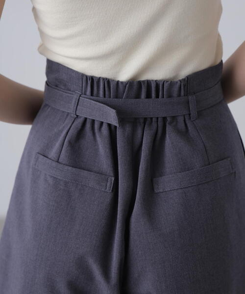 FREE'S MART(フリーズマート)の「◆ベルト付きダブルタックショートパンツ(その他パンツ・レディース・グレー/ブラック・SMALL/MEDIUM)」の5枚目の写真
