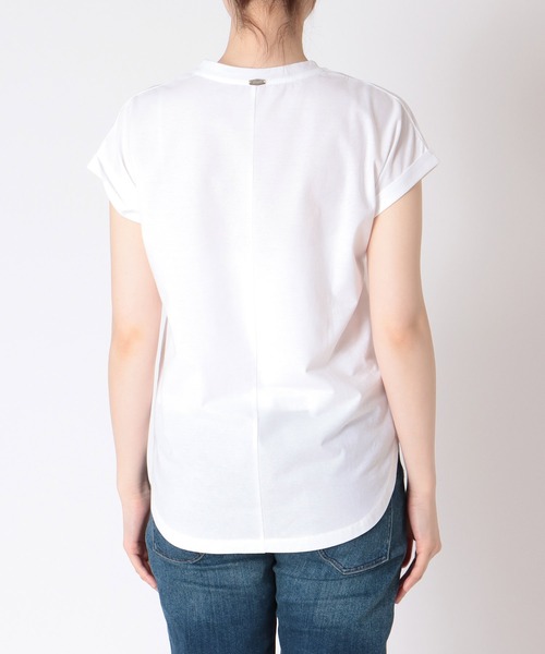Jines(ジネス)の「ロールアップスリーブ ロゴTシャツ(Tシャツ/カットソー・レディース・ベージュ/ホワイト/チャコールグレー・38)」の21枚目の写真