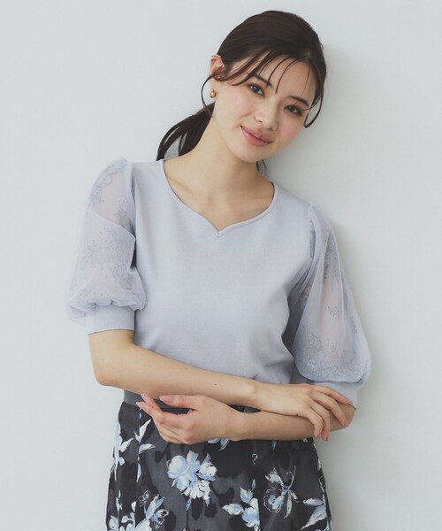 index（インデックス）の「チュールレーススリーブニット【洗濯機洗い可】（ニット/セーター・レディース・ベビーピンク/ナチュラル/チャコールグレー/ライトブルー/ネイビー・40/38/42/36）」の4枚目の写真