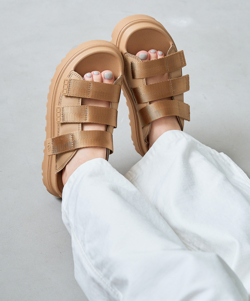 UGG(アグ)の「UGG/アグ W GOLDENGLOW SLIDE(サンダル・レディース・ブラック/ブラウン・25cm/24cm/23cm)」の11枚目の写真