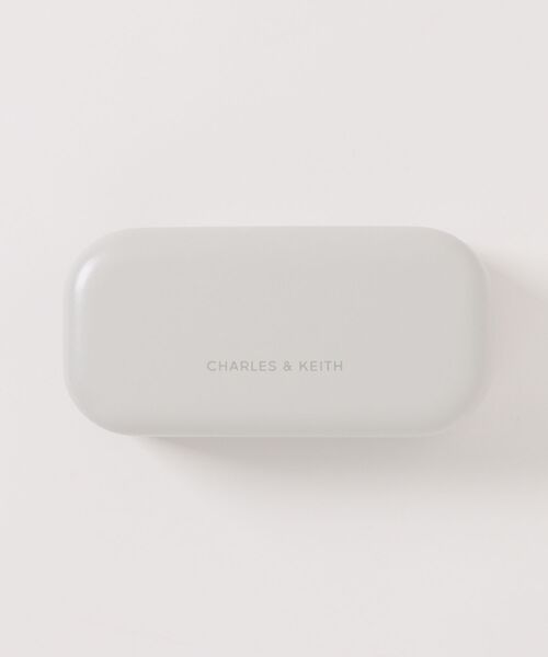 CHARLES & KEITH（チャールズ & キース）の「Jax ジャックス メタルフレームジオメトリックサングラス（サングラス・レディース・シルバー/ゴールド系その他・FREE）」の9枚目の写真