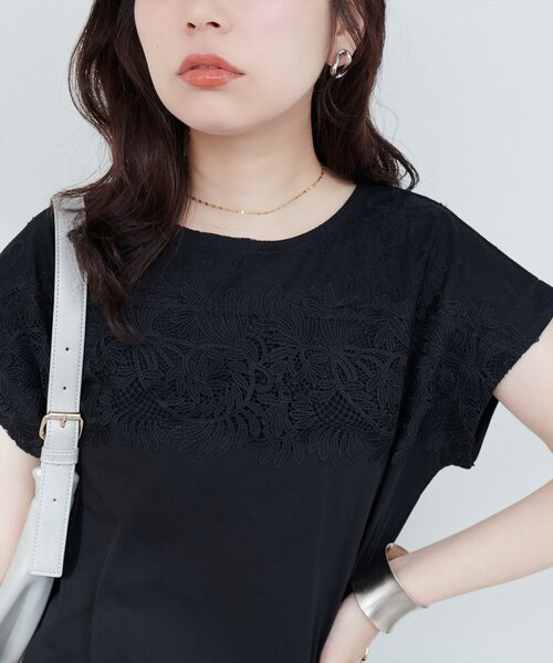 natural couture(ナチュラルクチュール)の「レースヨーク切替Tシャツ(Tシャツ/カットソー・レディース・ピンク/ブラック/オフホワイト/ブルー・FREE)」の12枚目の写真