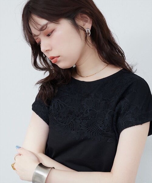 natural couture(ナチュラルクチュール)の「レースヨーク切替Tシャツ(Tシャツ/カットソー・レディース・ピンク/ブラック/オフホワイト/ブルー・FREE)」の13枚目の写真