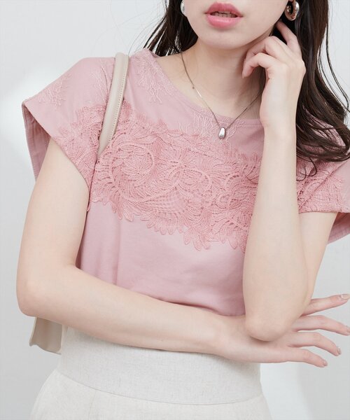 natural couture(ナチュラルクチュール)の「レースヨーク切替Tシャツ(Tシャツ/カットソー・レディース・ピンク/ブラック/オフホワイト/ブルー・FREE)」の4枚目の写真