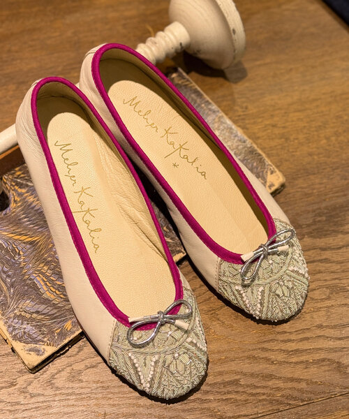 BEARDSLEY(ビアズリー)の「《MEHER KAKALIA/ミハエルカカリア》フラットシューズ(バレエシューズ・レディース・イエロー/ブラック/ホワイト・36/35/39/37/38)」の4枚目の写真