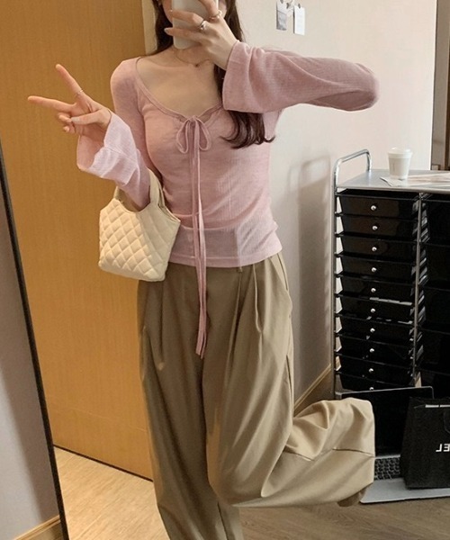 LADY LIKE(レディライク)の「胸リボンデコルテ空きシアートップス(Tシャツ/カットソー・レディース・ピンク/ネイビー/イエロー/チャコールグレー・M)」の8枚目の写真