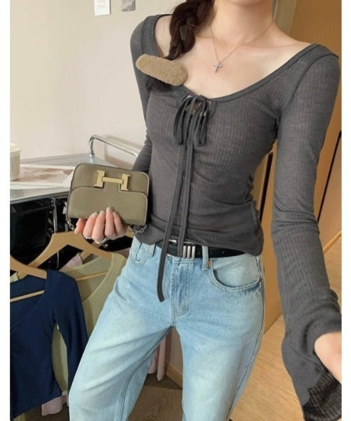 LADY LIKE(レディライク)の「胸リボンデコルテ空きシアートップス(Tシャツ/カットソー・レディース・ピンク/ネイビー/イエロー/チャコールグレー・M)」の15枚目の写真