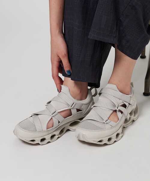 MIZUNO（ミズノ　）の「＜MIZUNO＞WAVE PROPHECY STRAP/スニーカー（スニーカー・レディース・ベージュ/ブラック・25cm/24cm/23.5cm/24.5cm）」の8枚目の写真