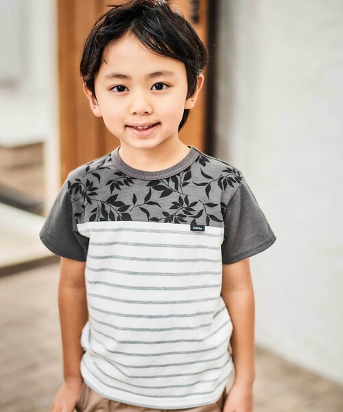 BeBe(ベベ)の「リーフ柄ボーダー切り替え天竺半袖Tシャツ(90~150cm)(Tシャツ/カットソー・キッズ・ブルー系その他2/グレー系その他・150cm/140cm/130cm/120cm)」の5枚目の写真