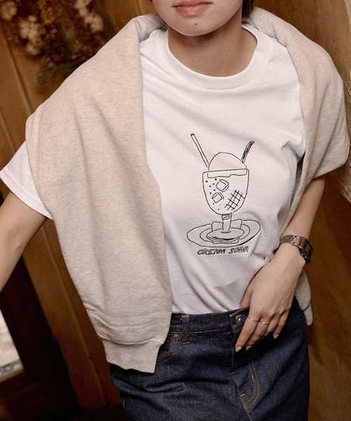SLOBE citron.(スローブシトロン)の「《WEB限定》SLOBE citron.YURIAPEMUPERU Creamsoda TEE(Tシャツ/カットソー・レディース・ホワイト・FREE)」の5枚目の写真