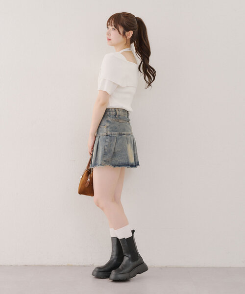 continuer de NICE CLAUP(コンティニューデナイスクラップ)の「チョーカー付ケープニット(ニット/セーター・レディース・レッド/ブラック/オフホワイト・FREE)」の12枚目の写真