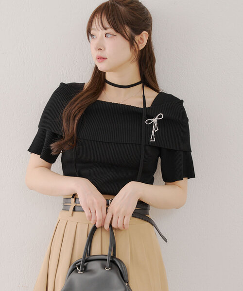 continuer de NICE CLAUP(コンティニューデナイスクラップ)の「チョーカー付ケープニット(ニット/セーター・レディース・レッド/ブラック/オフホワイト・FREE)」の15枚目の写真