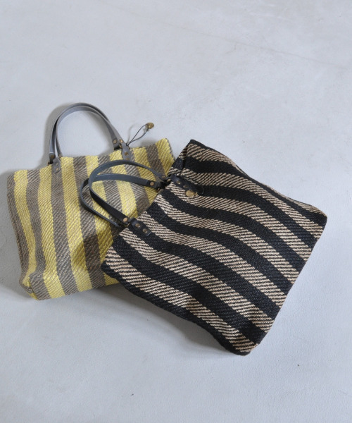 CLEDRAN（クレドラン）の「【手機ならではの質感】CL3761 HAND＆WORK STRIPE JUTE TOTE（トートバッグ・レディース・ブラック系その他/イエロー系その他・FREE）」の2枚目の写真
