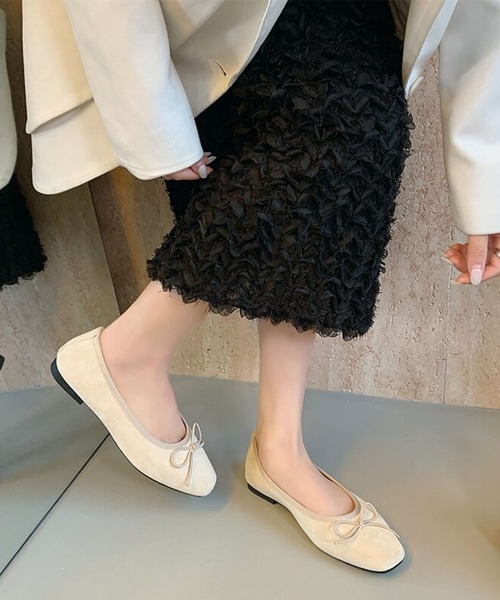 LOWO(ロワ)の「リボン バレエシューズ フラットシューズ スクエアトゥ ローヒール パンプス(バレエシューズ・レディース・ベージュ/イエロー/キャメル/レッド/ブラック・35(22.5)/37(23.5)/36(23)/38(24)/39(24.5/40(25))」の8枚目の写真