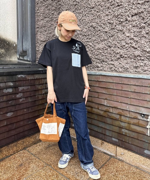 SNOOPY×OLD BETTY'S（スヌーピーカケルオールドベティーズ）の「スヌーピー【SNOOPY】O/E Heavy Weight 1Pocket T-shirts（Tシャツ/カットソー・レディース・ホワイト/ブラック・S/M/XL/L）」の6枚目の写真