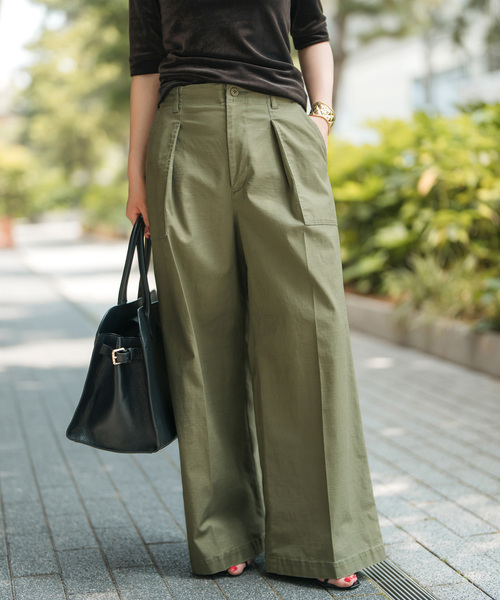 Spick & Span（スピックアンドスパン）の「バックサテンカーゴワイドパンツ（カーゴパンツ・レディース・ブラック/カーキ・34/36/38）」の11枚目の写真