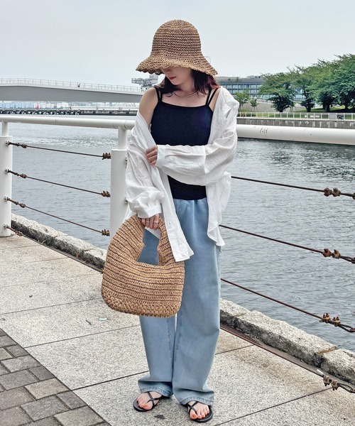 ISOOK(アイスー)の「【ISOOK / アイスー】天竺カップ付きダブルストラップキャミ / ベアキャミソール ブラトップ インナーキャミ 2本ストラップ タンクトップ インナー ホワイト ブラック ブラウン 白 黒 茶 ZOZOTOWN限定(キャミソール・レディース・ブラック/ホワイト/ブラウン・FREE)」の4枚目の写真