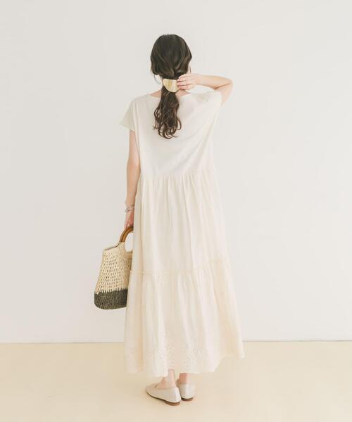 ITEMS URBANRESEARCH（アイテムズ アーバンリサーチ）の「ピグメントティアードワンピース（ワンピース・レディース・オレンジ/チャコールグレー/アイボリー・FREE）」の9枚目の写真