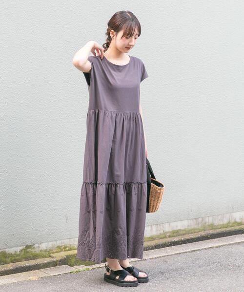 ITEMS URBANRESEARCH（アイテムズ アーバンリサーチ）の「ピグメントティアードワンピース（ワンピース・レディース・オレンジ/チャコールグレー/アイボリー・FREE）」の14枚目の写真