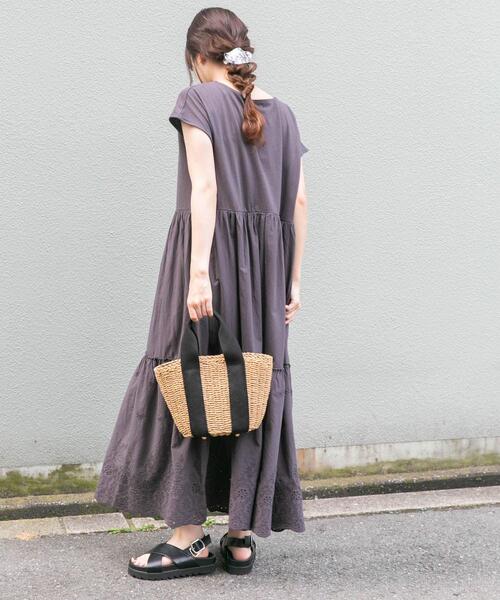 ITEMS URBANRESEARCH（アイテムズ アーバンリサーチ）の「ピグメントティアードワンピース（ワンピース・レディース・オレンジ/チャコールグレー/アイボリー・FREE）」の17枚目の写真