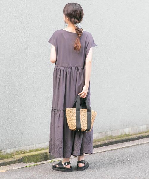 ITEMS URBANRESEARCH（アイテムズ アーバンリサーチ）の「ピグメントティアードワンピース（ワンピース・レディース・オレンジ/チャコールグレー/アイボリー・FREE）」の18枚目の写真