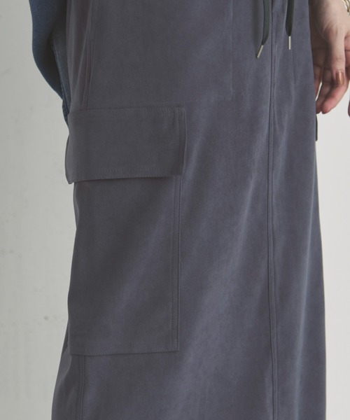 Doux archives（ドゥアルシーヴ）の「フェイクスエードカーゴスカート（スカート・レディース・モカ/チャコールグレー/カーキ・38）」の18枚目の写真