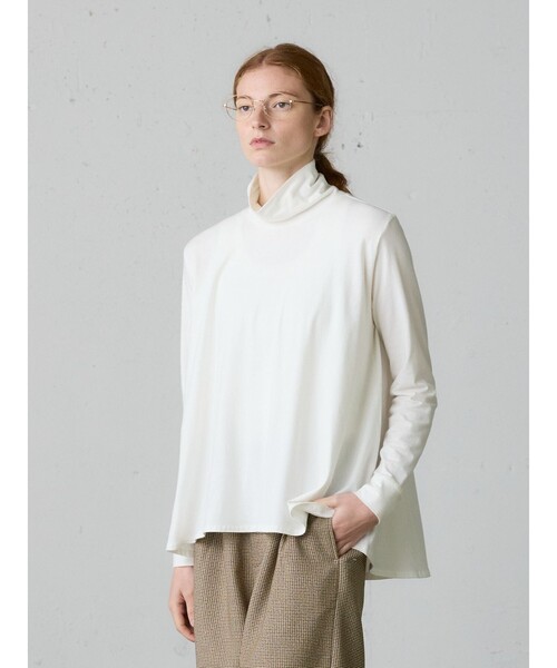 MidiUmi（ミディウミ）の「MidiUmi ハイネックフレアプルオーバー（Tシャツ/カットソー・レディース・ライトグレー/グレー/オフホワイト/ブラック・FREE）」の6枚目の写真