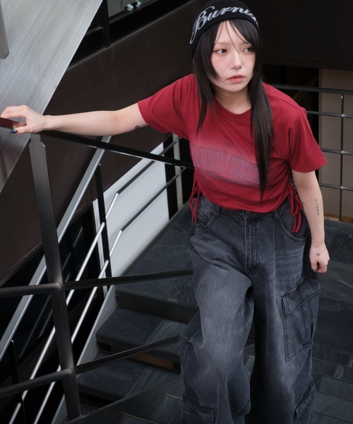 WEGO（ウィゴー）の「WEGO/スプレーロゴドロストちびT（Tシャツ/カットソー・レディース・スミクロ/グレー/レッド・FREE）」の3枚目の写真