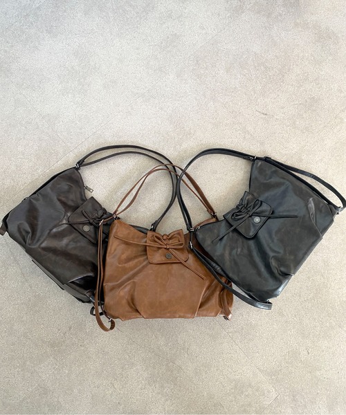 Mejoul（メジュール）の「【累計販売数8200点！／お気に入り33000突破★】【大容量A4サイズ対応】2WAYフェイクレザーリボン リュック ショルダートート（ショルダーバッグ・レディース・ブラウン/ブラック/キャメル・F）」の16枚目の写真