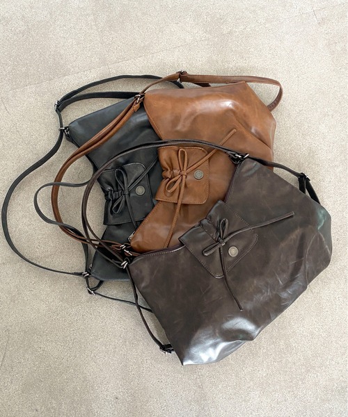 Mejoul（メジュール）の「【累計販売数8200点！／お気に入り33000突破★】【大容量A4サイズ対応】2WAYフェイクレザーリボン リュック ショルダートート（ショルダーバッグ・レディース・ブラウン/ブラック/キャメル・F）」の17枚目の写真