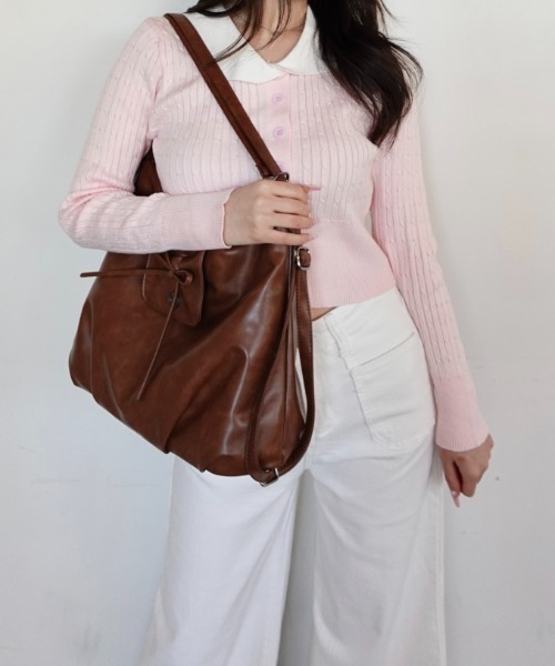 Mejoul（メジュール）の「【累計販売数8200点！／お気に入り33000突破★】【大容量A4サイズ対応】2WAYフェイクレザーリボン リュック ショルダートート（ショルダーバッグ・レディース・ブラウン/ブラック/キャメル・F）」の22枚目の写真