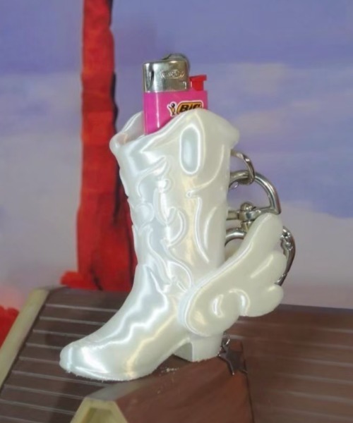 EVERYTHINGS（エブリシングス）の「【EVERYTHINGS】Winged Boots Lighter Hplder / 【エブリシングス】ウィングブーツライターケースキーリング（キーホルダー・レディース・ホワイト・ONE SIZE）」の3枚目の写真