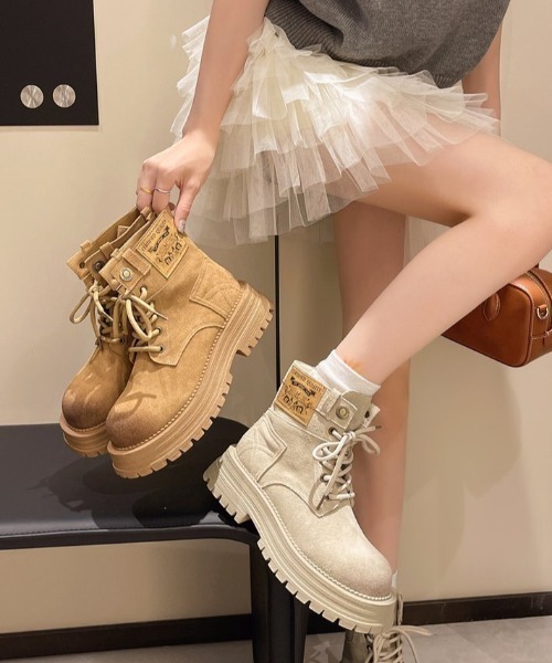 lilful(リルフル)の「サイドパッチ付き 厚底レースアップワークブーツ(ブーツ・レディース・アイボリー/キャメル・M/L)」の20枚目の写真