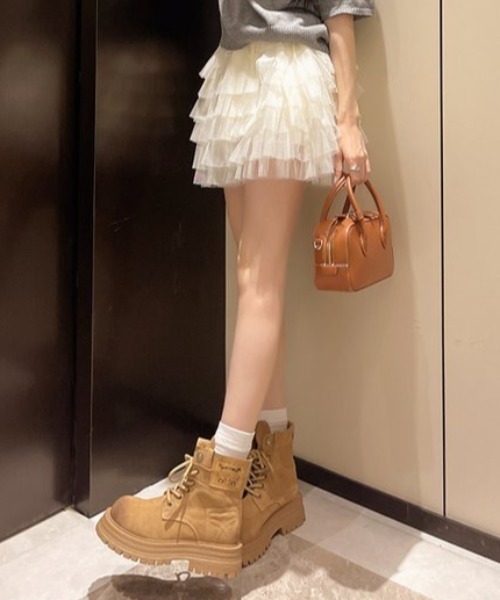 lilful(リルフル)の「サイドパッチ付き 厚底レースアップワークブーツ(ブーツ・レディース・アイボリー/キャメル・M/L)」の12枚目の写真