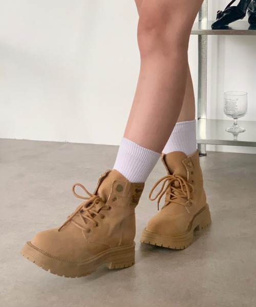 lilful(リルフル)の「サイドパッチ付き 厚底レースアップワークブーツ(ブーツ・レディース・アイボリー/キャメル・M/L)」の14枚目の写真