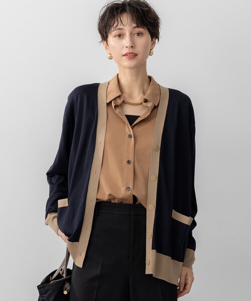 23区（ニジュウサンク）の「【洗える】サステナブルウール Vネック バイカラー カーディガン（カーディガン/ボレロ・レディース・ライトグレー系5/ネイビー系5・38）」の2枚目の写真