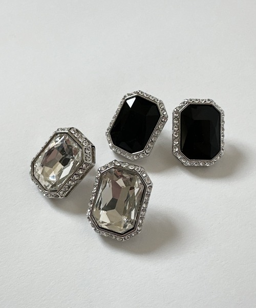 Narcissus（ナルシス）の「ビジュースクエアピアス　ブラックビジュー　オケージョン　パーティー（ピアス（両耳用）・レディース・ブラック/シルバー・FREE）」の3枚目の写真