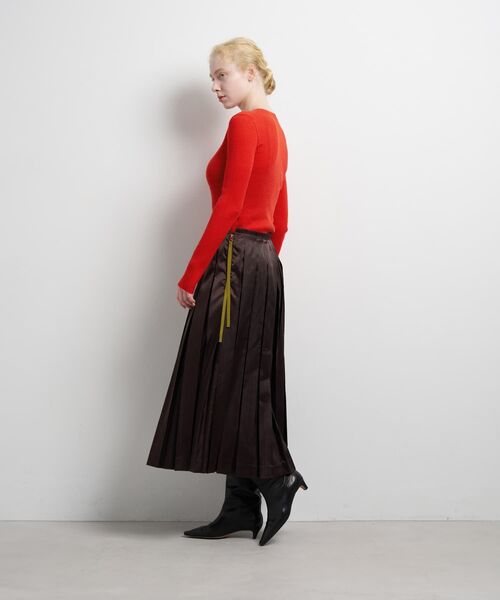 LANVIN en Bleu（ランバンオンブルー）の「LIMONTA East サテンプリーツスカート（スカート・レディース・オフホワイト/ブラウン/ブラック・38/36）」の4枚目の写真