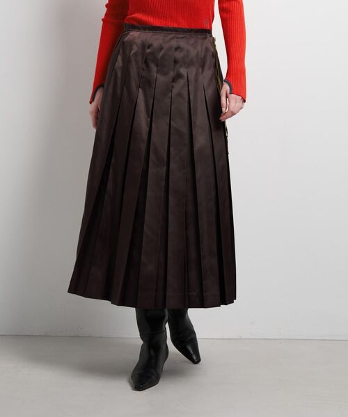LANVIN en Bleu（ランバンオンブルー）の「LIMONTA East サテンプリーツスカート（スカート・レディース・オフホワイト/ブラウン/ブラック・38/36）」の6枚目の写真