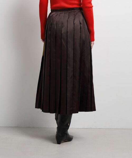 LANVIN en Bleu（ランバンオンブルー）の「LIMONTA East サテンプリーツスカート（スカート・レディース・オフホワイト/ブラウン/ブラック・38/36）」の8枚目の写真